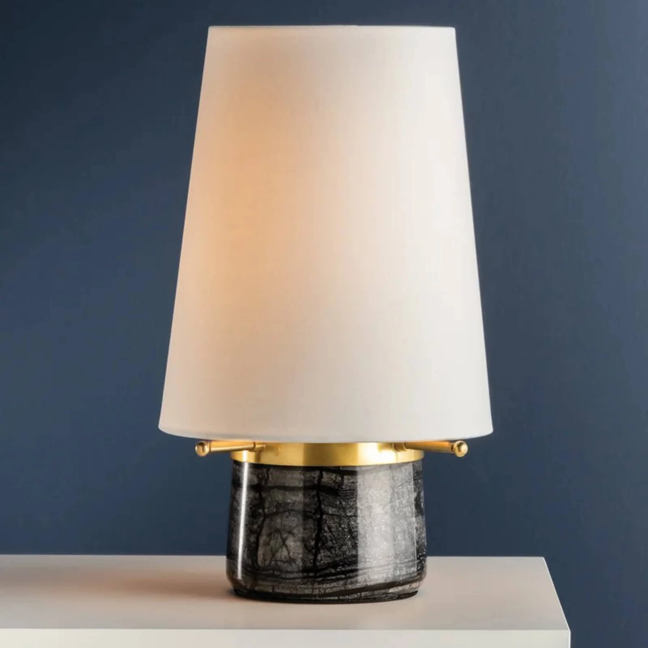 Central Valley Rechargeable Lamp - Image 4