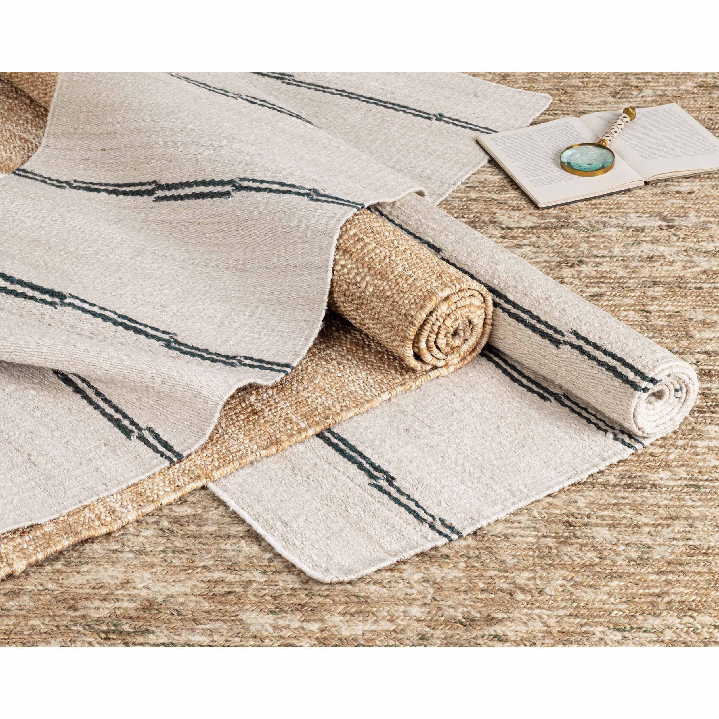 Hayward Soumak Jute Rug, Natural/Green - Image 4
