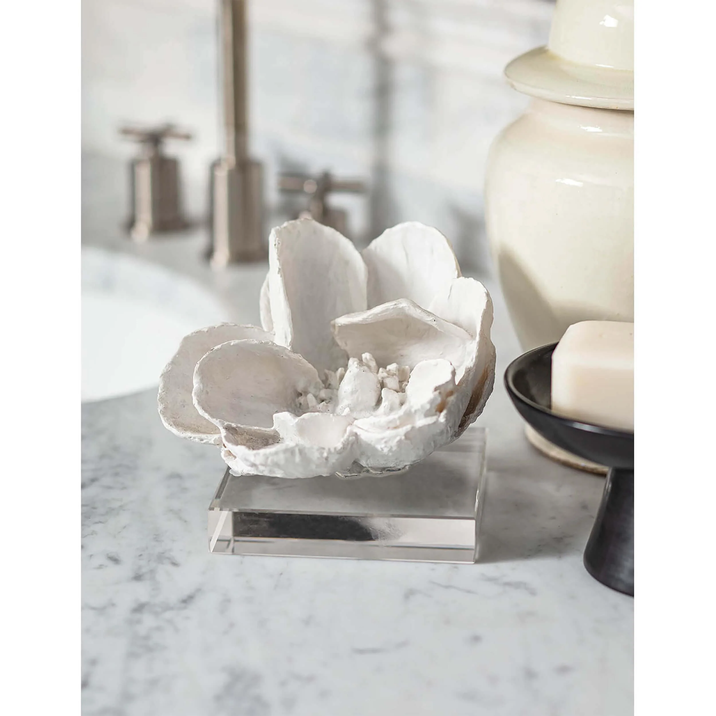 Magnolia Object, White - Image 4