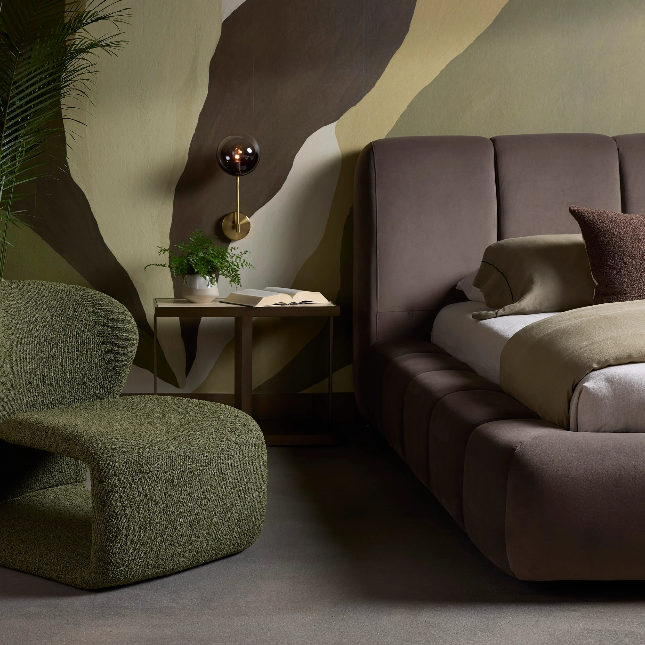 Olena Bed, Meg Ash - Image 4