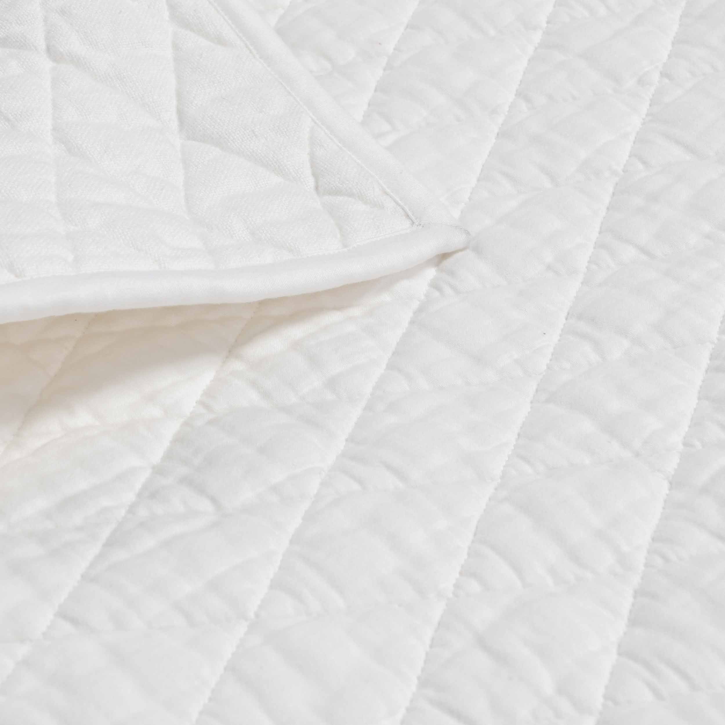 Vintage Lana Quilt, White - Image 6